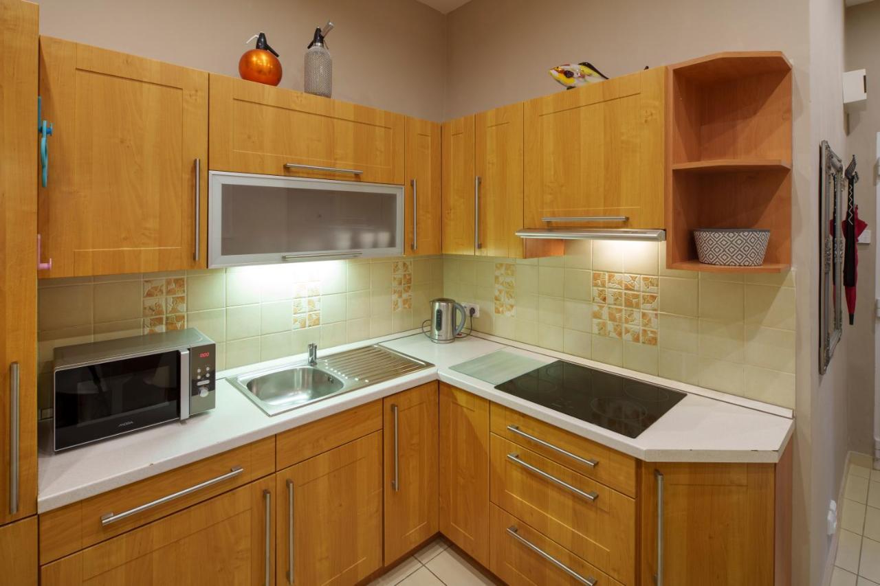 Dlouha Apartment With Balcony ปราก ภายนอก รูปภาพ